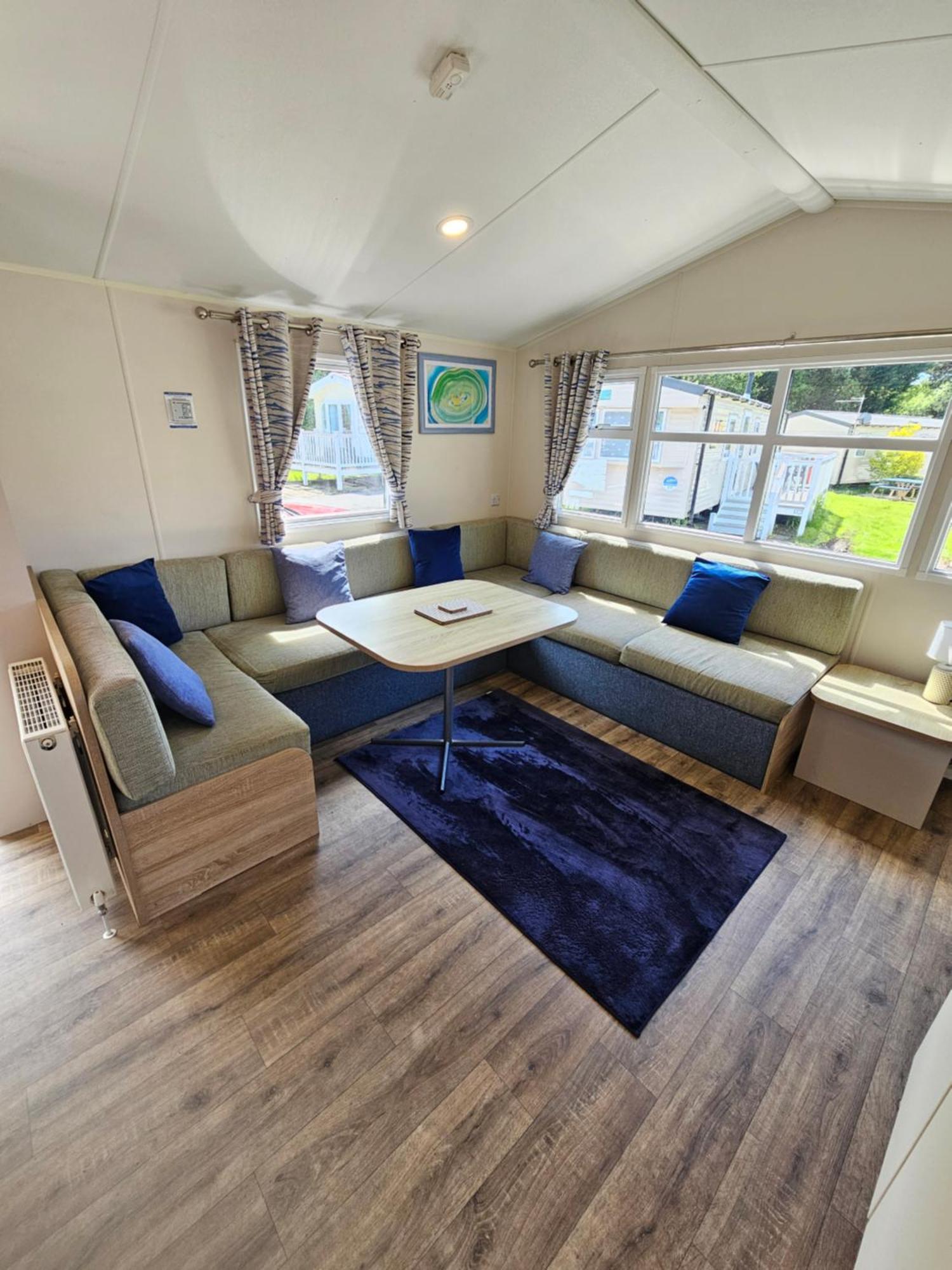 Campsite Cosy Caravan Haven Marton Mere *